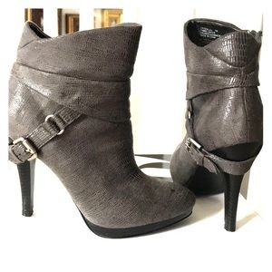 Ankle high heels boots